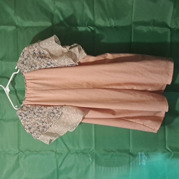 Women's Blouse - Picture 2 of 2